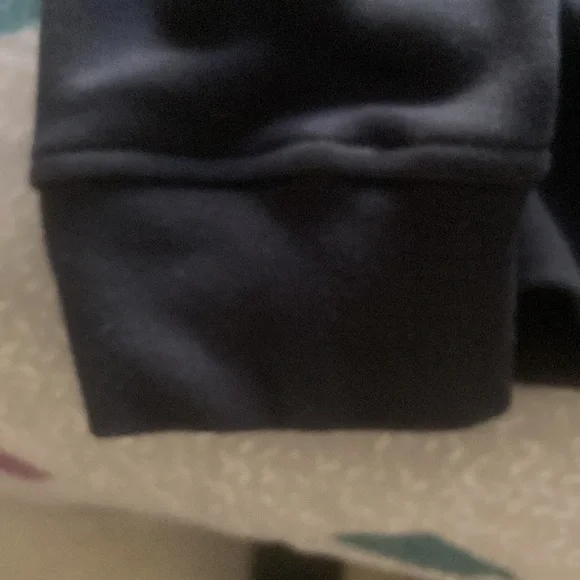 Christmas sweatshirt: excellent for holiday’s into new year - Picture 3 of 4